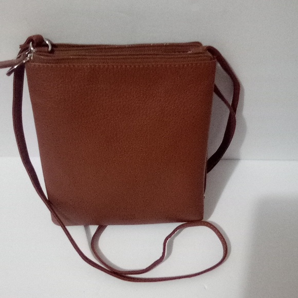 Giani Bernini Women's Bags Giani Bernini Triple-Zip Pebble Leather Crossbody - Picture 4 of 8